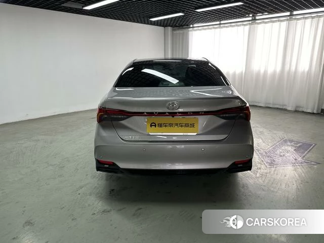 Toyota Avalon 2025 Серебристо-серый из Китая, фото 6