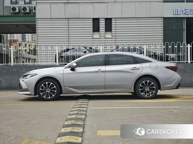 Toyota Avalon 2024 Серебристо-серый из Китая, фото 6