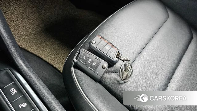 Volkswagen Tiguan second Generation 2022 Белый из Кореи, фото 6