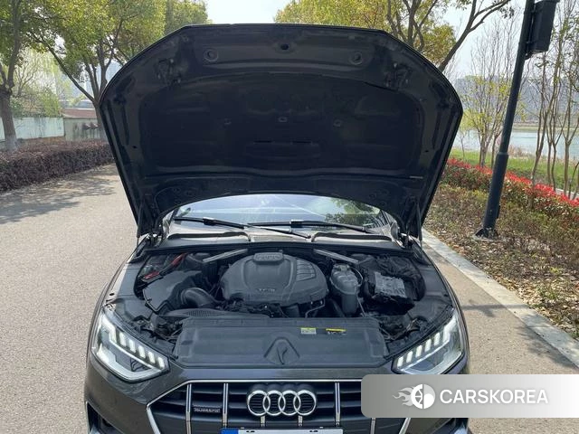 Audi A4L 2021 Темно-серый из Китая, фото 6