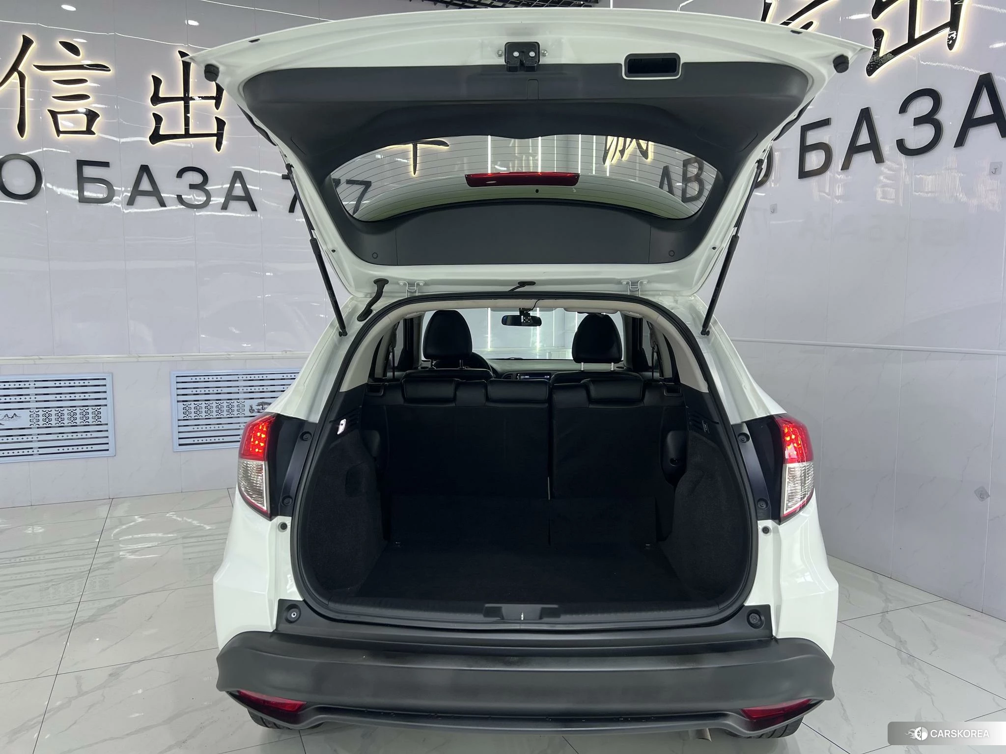 Honda Vezel 2020 Белый из Китая, фото 6