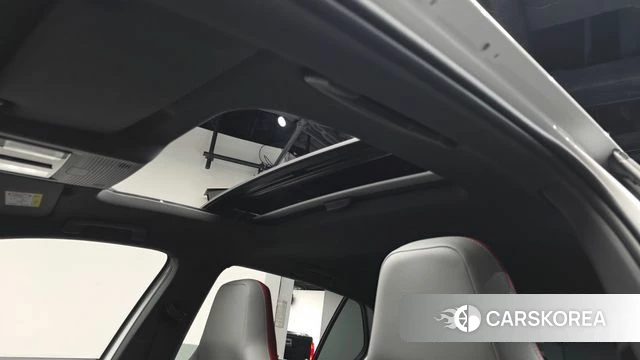 Volkswagen Golf 8th Generation 2022 Белый из Кореи, фото 6