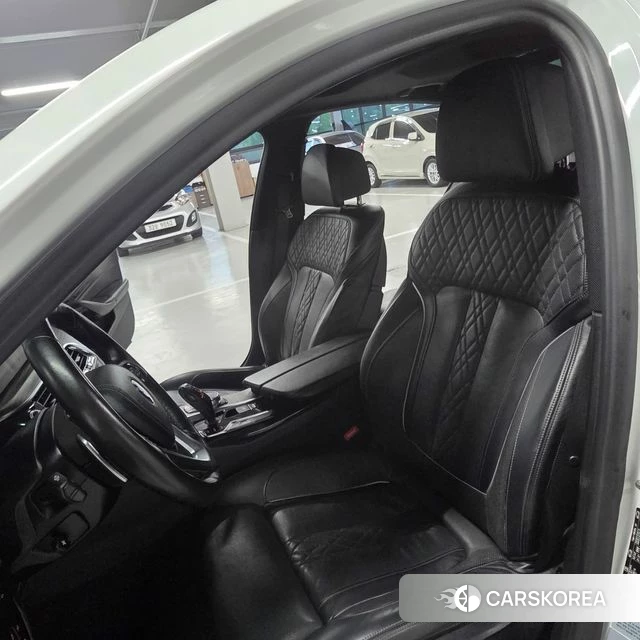 BMW 5 Series (G30) 2018 Белый из Кореи, фото 6