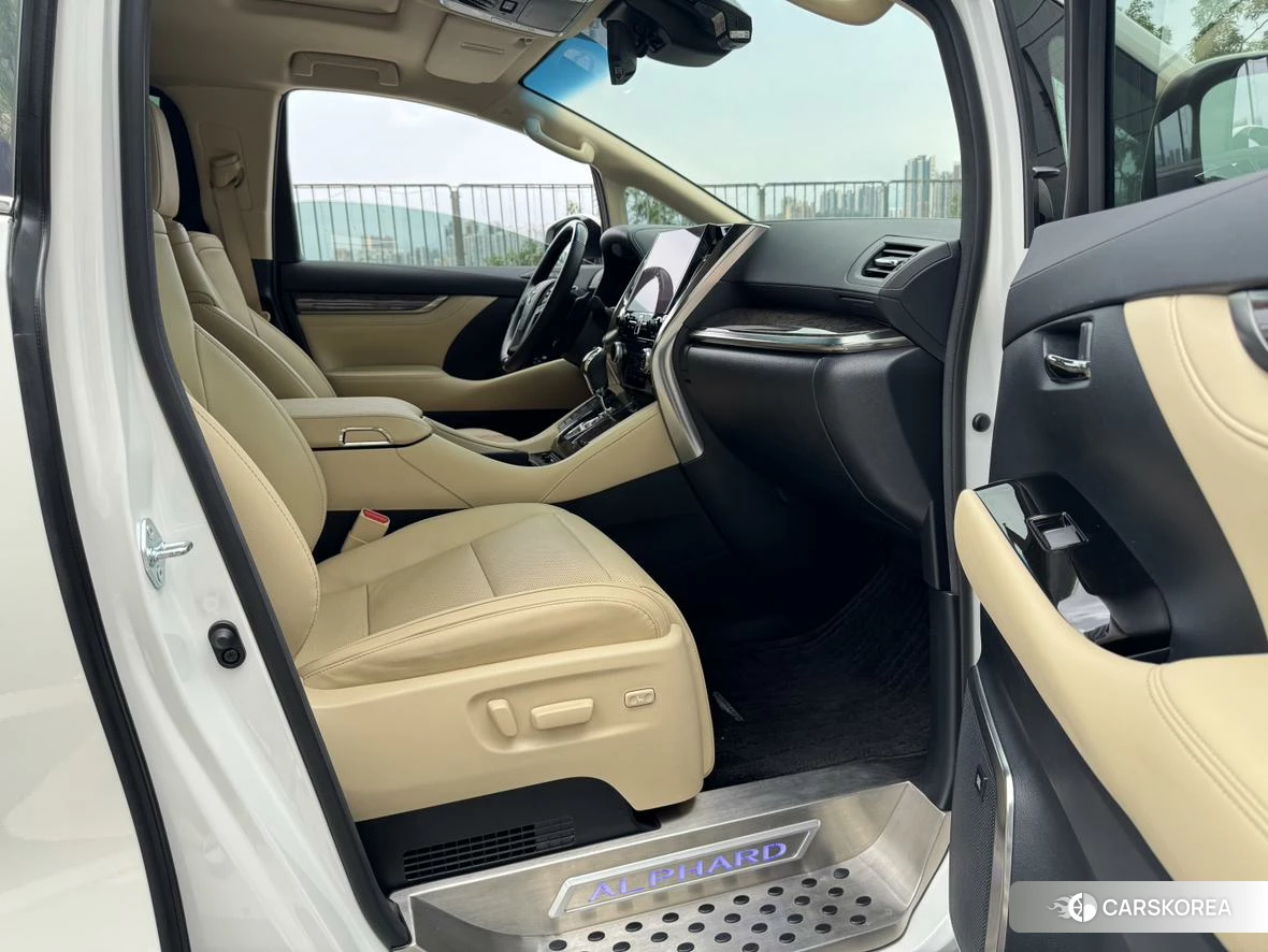 Toyota Alphard 2021 Белый из Китая, фото 6