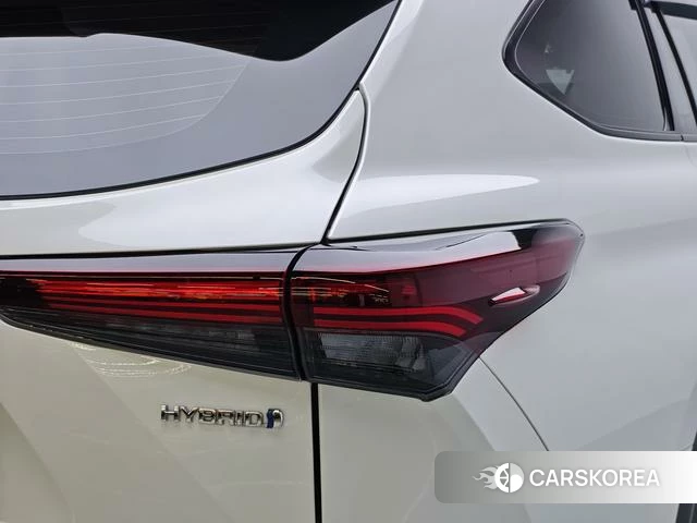 Toyota Crown 2024 Белый из Китая, фото 6