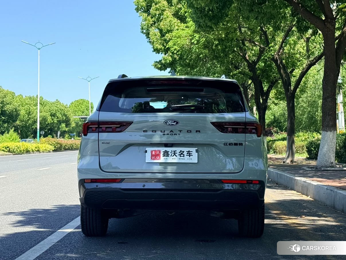 Ford Equator 2024 Серебристо-серый из Китая, фото 6