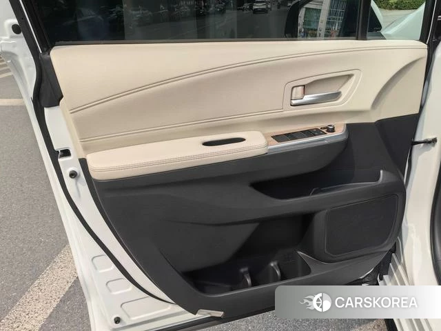 Toyota Sienna 2026 Белый из Китая, фото 6