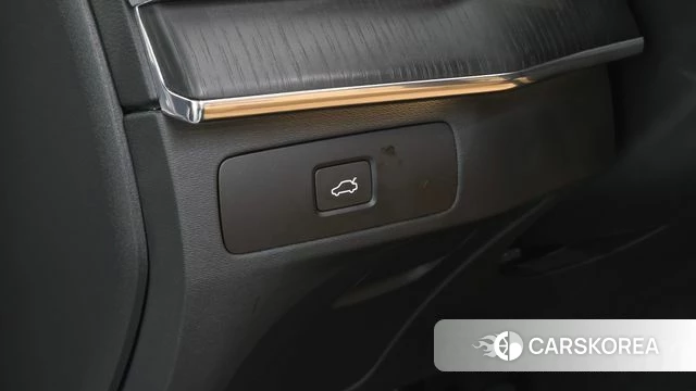 Volvo XC90 second Generation 2023 Белый из Кореи, фото 6