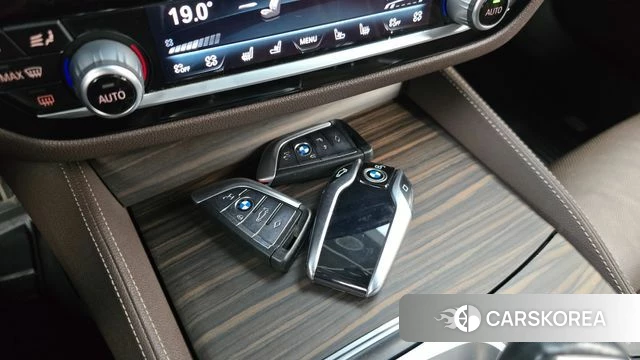 BMW 5 Series (G30) 2018 Белый из Кореи, фото 6