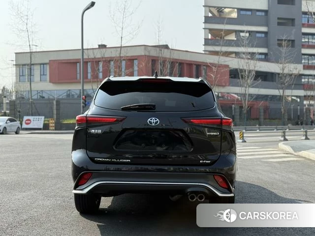 Toyota Crown 2023 Черный из Китая, фото 6