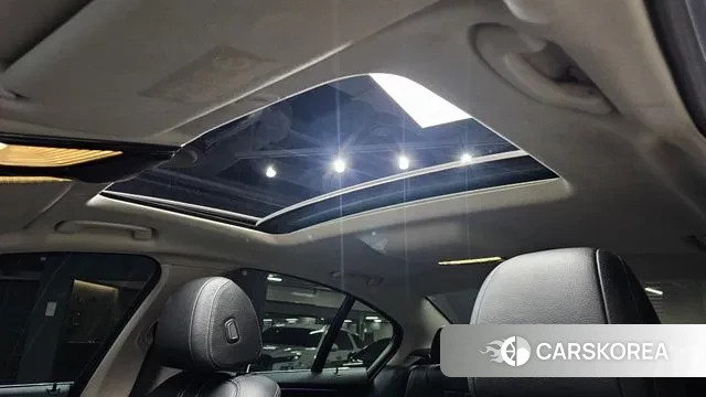 BMW 5 Series (G30) 2018 Цвет галактики из Кореи, фото 6