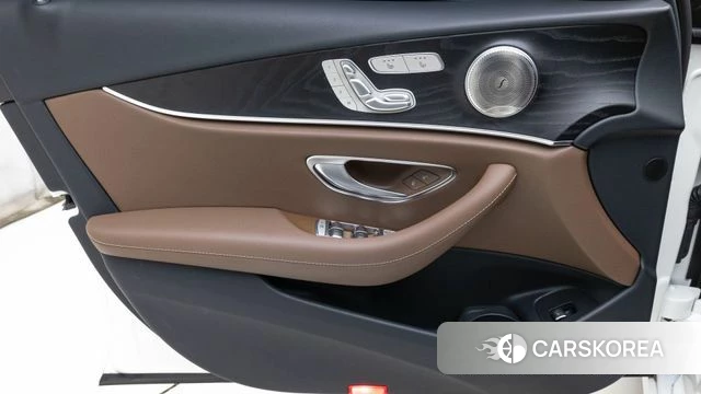 Mercedes-Benz E-Class W213 2023 Белый из Кореи, фото 6