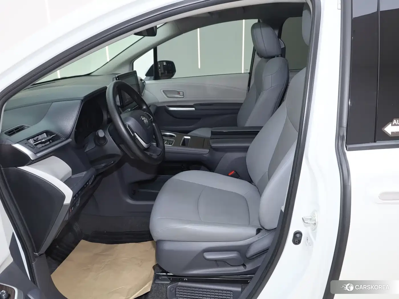 Toyota Granvia 2024 Белый из Китая, фото 6