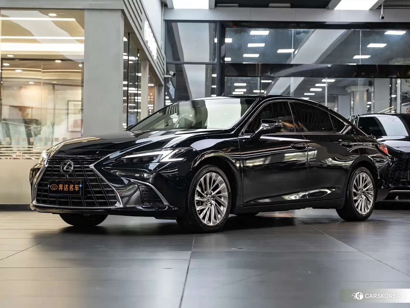 Lexus ES 2025 Черный из Китая, фото 6