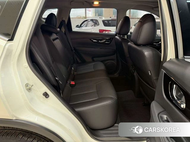 Nissan X-Trail 2023 Белый из Китая, фото 6
