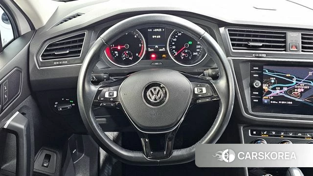 Volkswagen Tiguan second Generation 2020 Белый из Кореи, фото 6