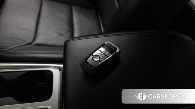 Ford Explorer 6th Generation 2020 Белый из Кореи, фото 6