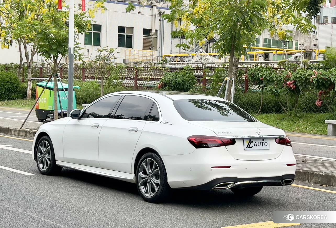 Mercedes-Benz E-Class 2021 Белый из Китая, фото 6