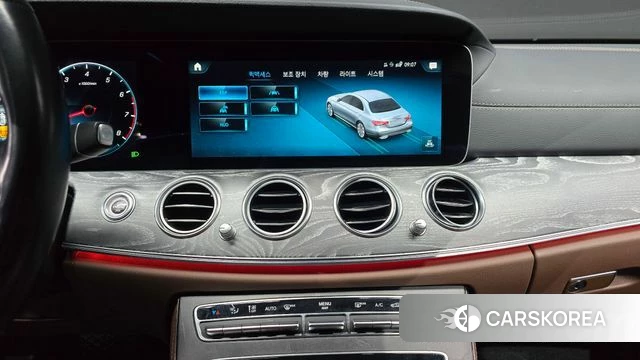 Mercedes-Benz E-Class W213 2022 Белый из Кореи, фото 6