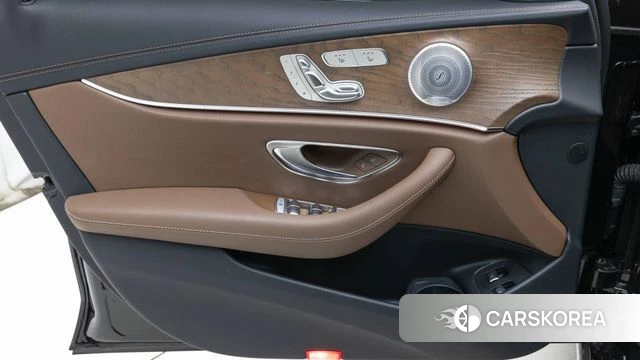 Mercedes-Benz E-Class W213 2020 Черный из Кореи, фото 6