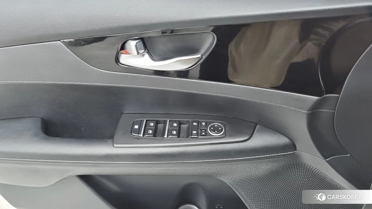 Kia The New K3 2nd generation 2022 Белый из Кореи, фото 6