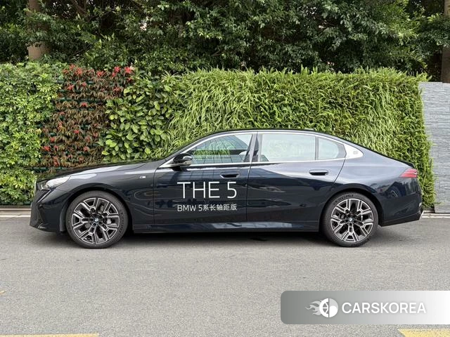 BMW 5 series 2025 Черный из Китая, фото 6