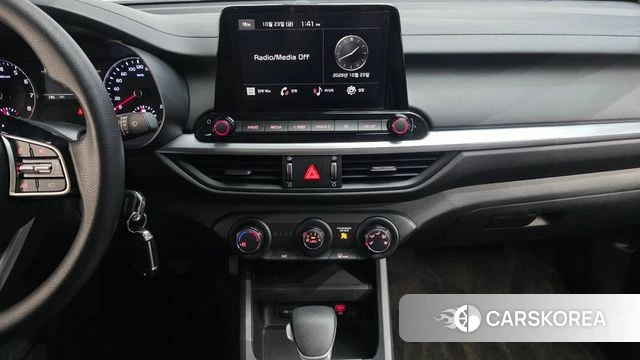 Kia The New K3 2nd generation 2023 Белый из Кореи, фото 6