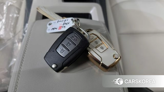 Ssangyong Torres EVX 2024 Белый из Кореи, фото 6