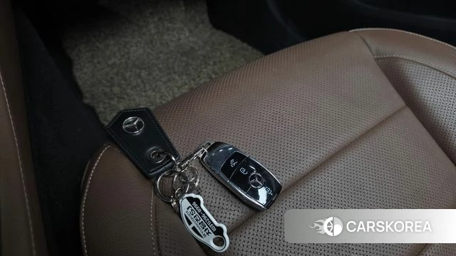 Mercedes-Benz E-Class W213 2021 Белый из Кореи, фото 6