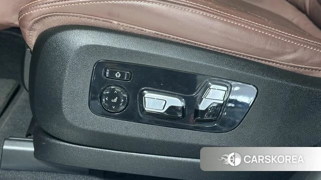 BMW X7 (G07) 2021 Жемчужный цвет из Кореи, фото 6