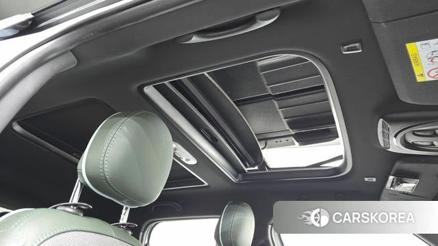 Mini Cooper Countryman 2022 Светло-серебряный цвет из Кореи, фото 6