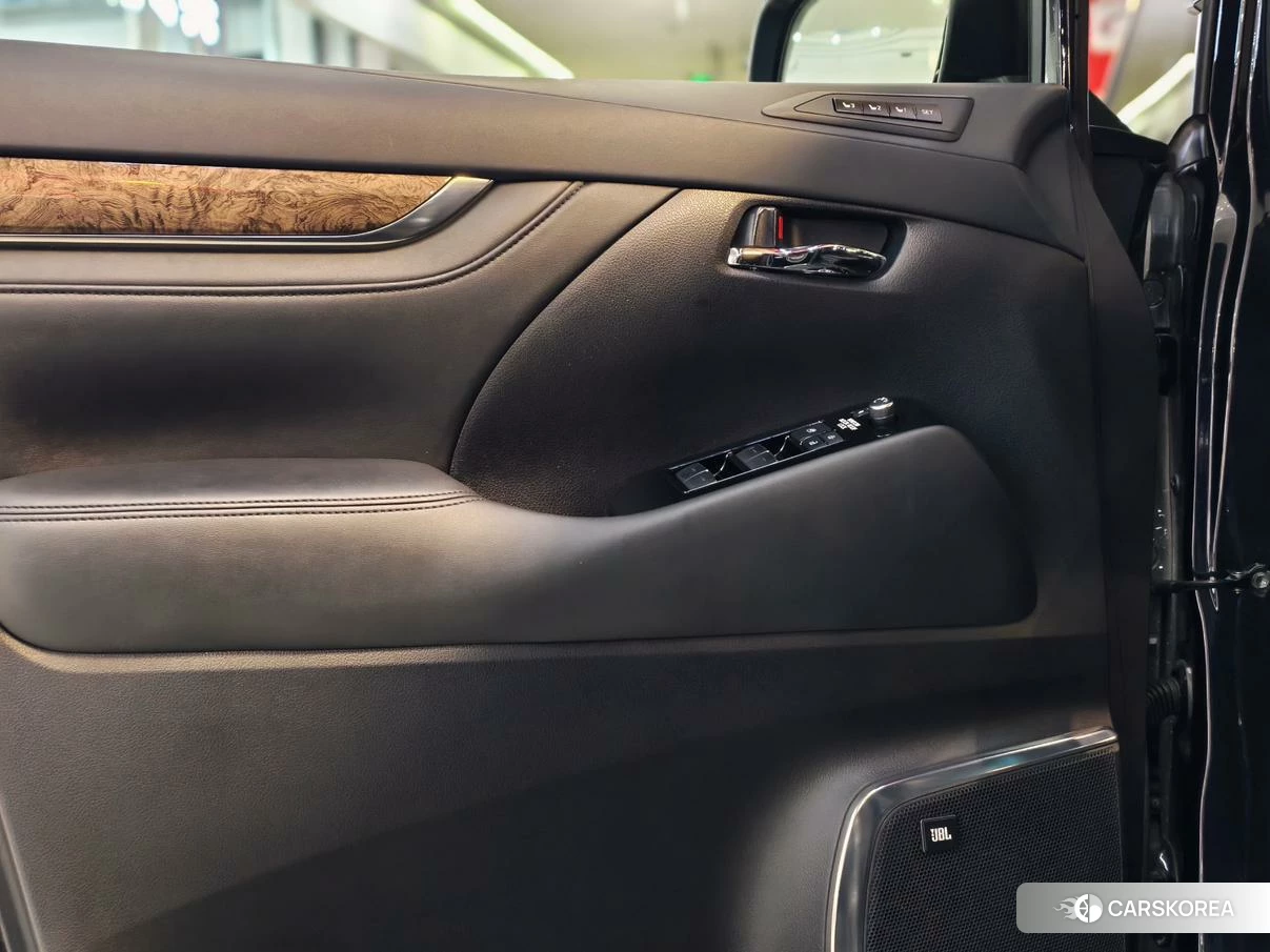 Toyota Vellfire 2021 Черный из Китая, фото 6
