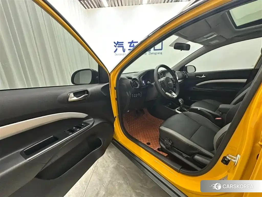 Kia KX1 2024 Yellow/orange из Китая, фото 6