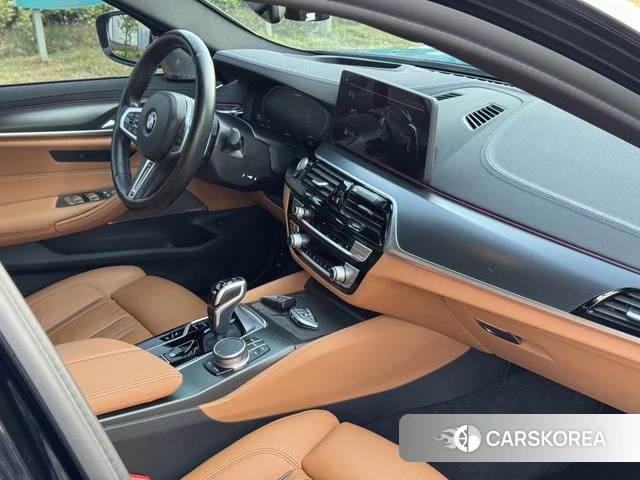 BMW 5 series 2020 Черный из Китая, фото 6