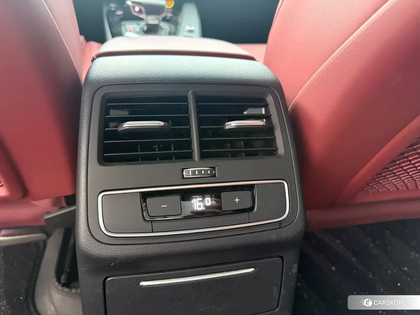 Audi A4L 2026 Silver/gray из Китая, фото 6