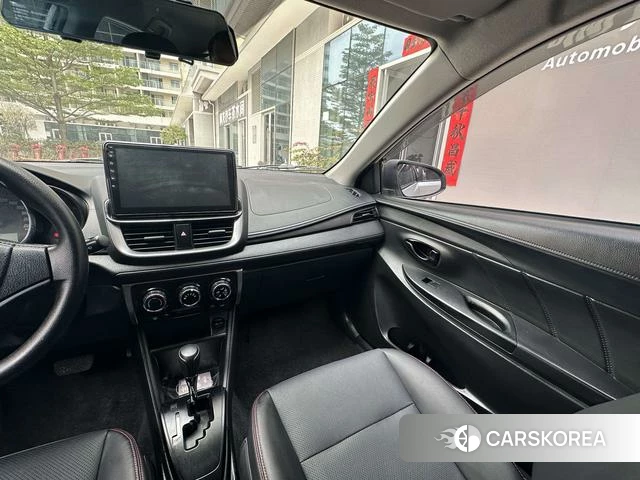Toyota Yaris L 2021 Серебристо-серый из Китая, фото 6
