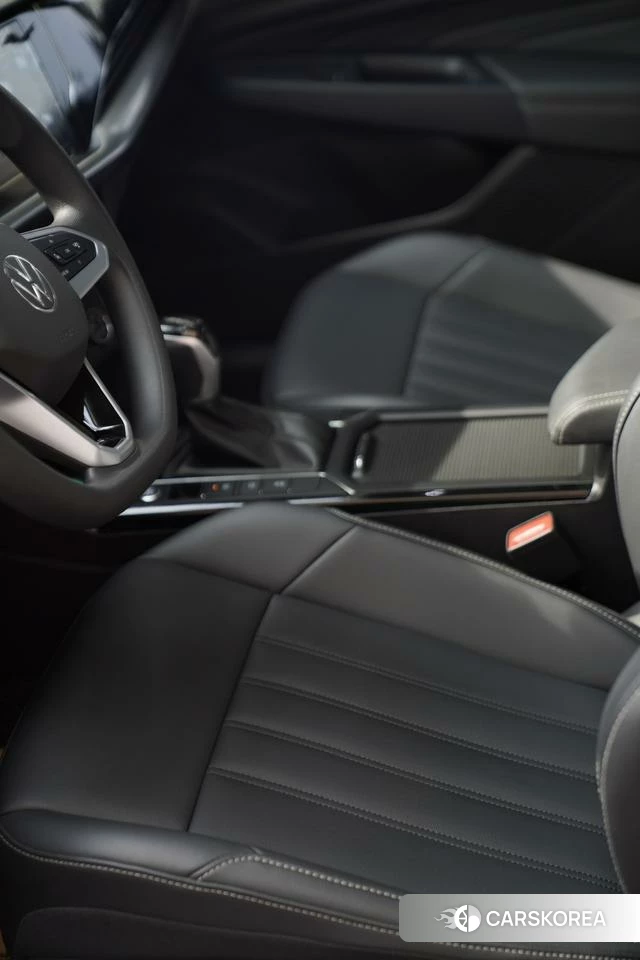 Volkswagen Passat 2024 Черный из Китая, фото 6