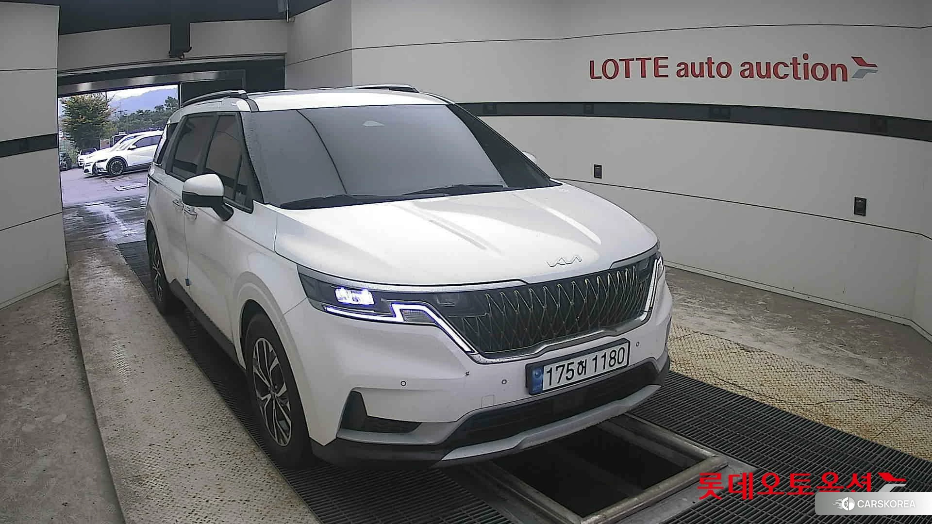 Kia Carnival 2023 Snow White Pearl (optional) из Кореи, фото 6