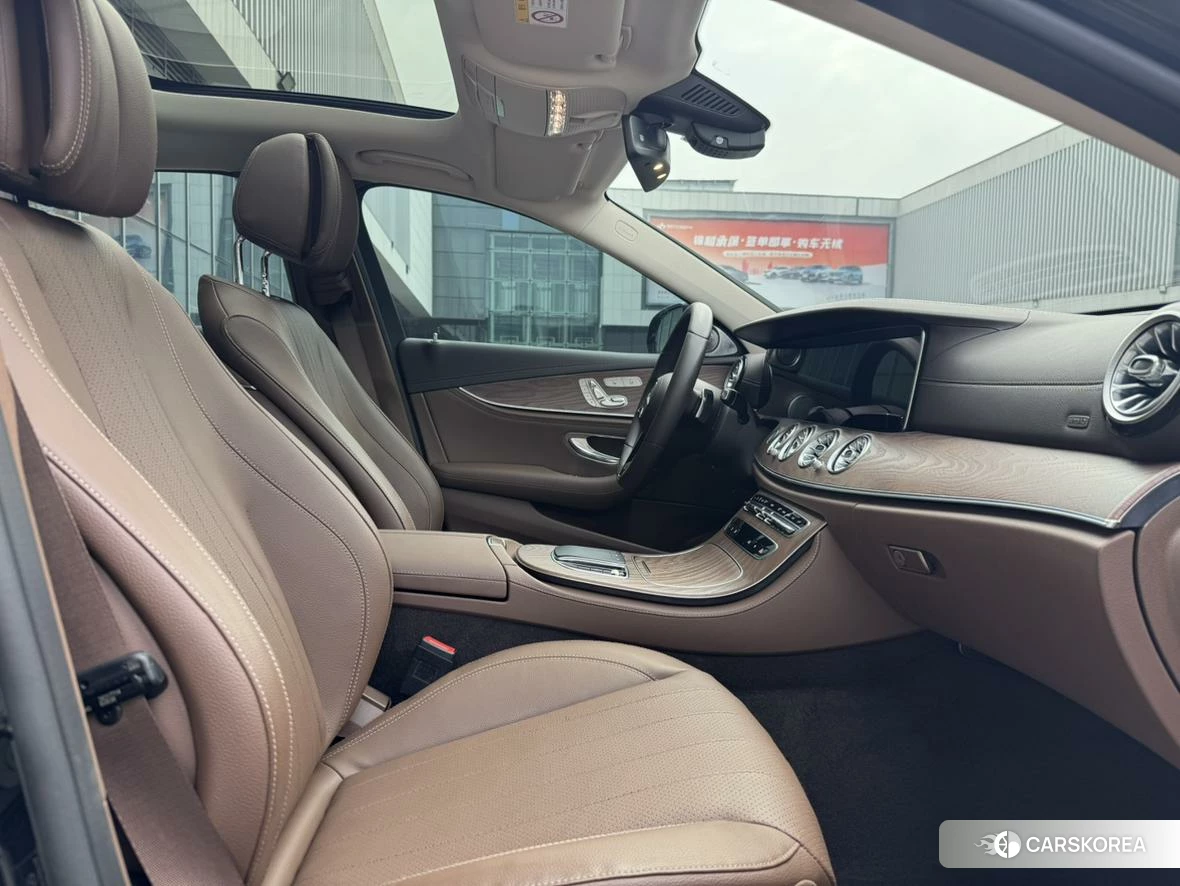 Mercedes-Benz E-Class 2021 Черный из Китая, фото 6