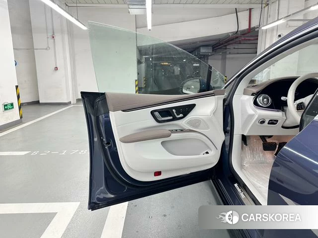 Mercedes-Benz EQS 2024 Синий из Китая, фото 6
