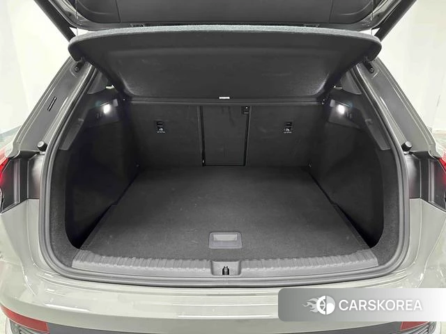 Audi Q4 2024 Темно-серый из Китая, фото 6
