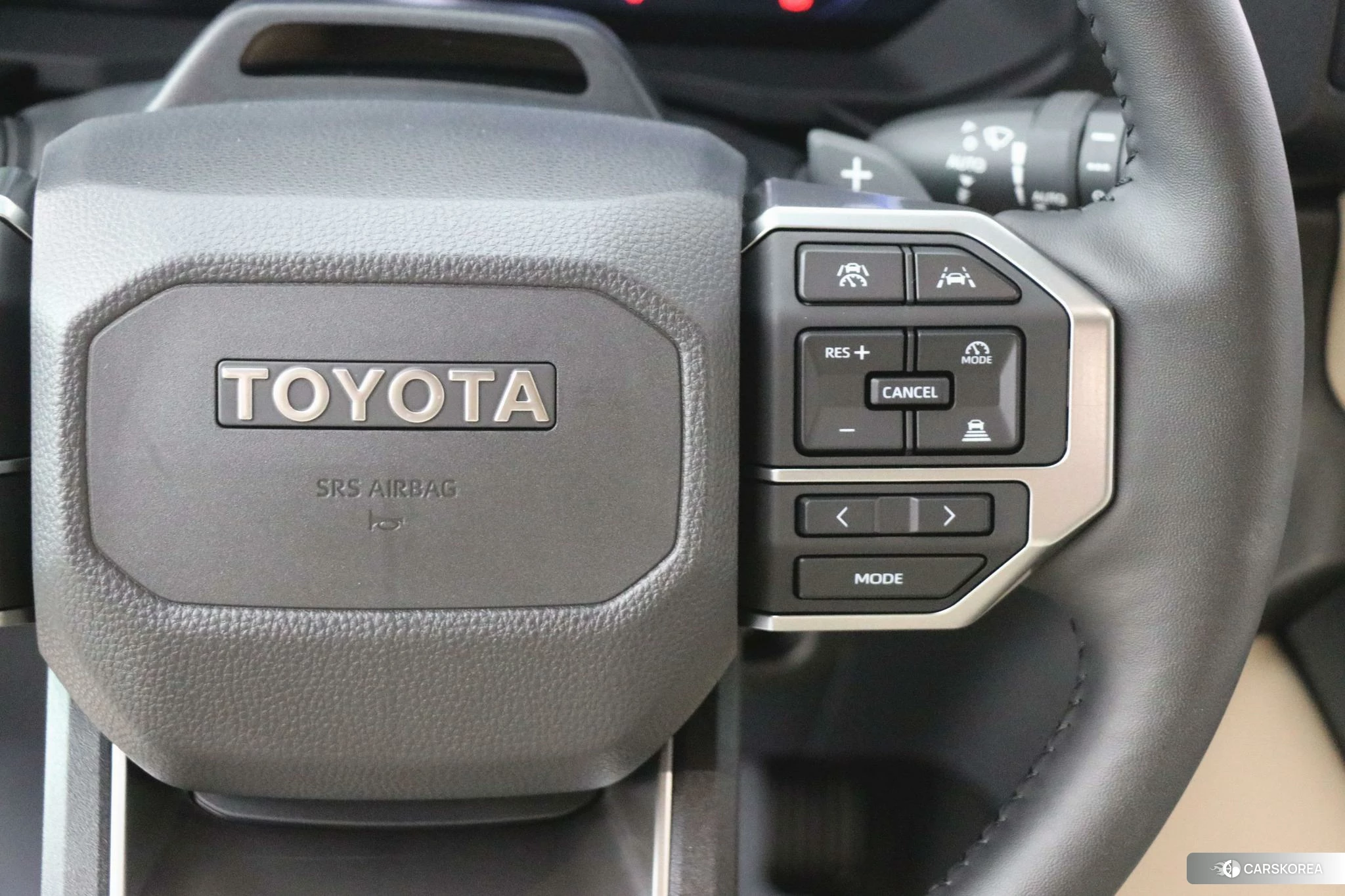 Toyota Land Cruiser 2025 Черный из Китая, фото 6