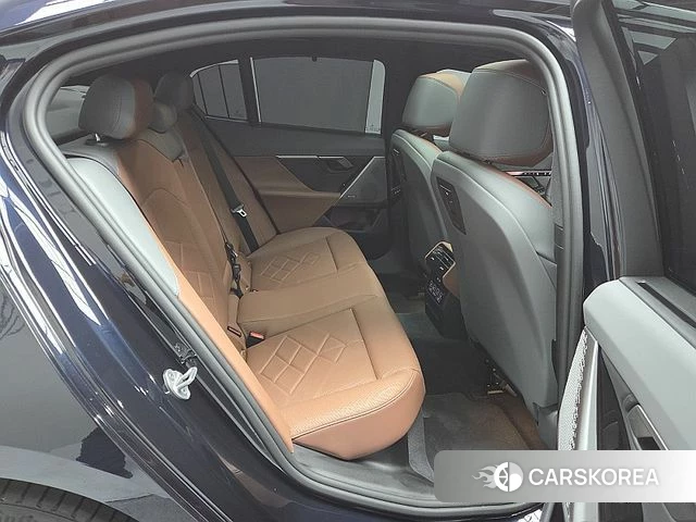 BMW 5 Series (G60) 2026 Черный из Кореи, фото 6
