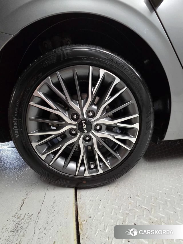 Kia The New K3 2nd generation 2023 Серебристо-серый из Кореи, фото 6