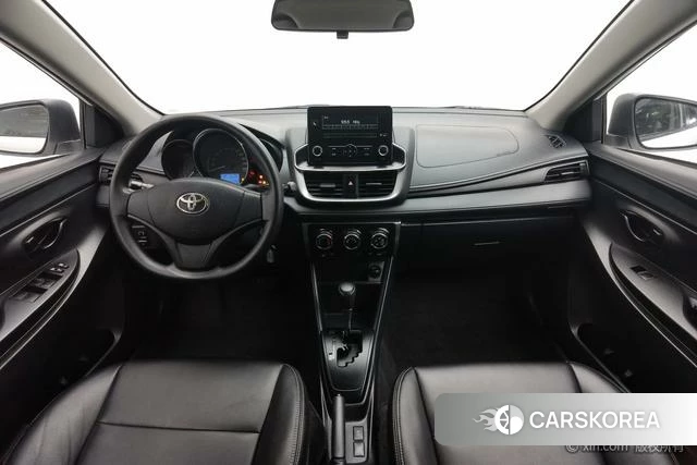 Toyota Yaris L 2021 Белый из Китая, фото 6