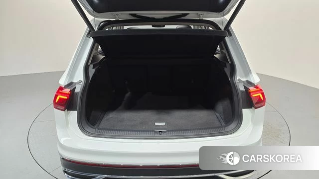 Volkswagen Tiguan second Generation 2021 Белый из Кореи, фото 6