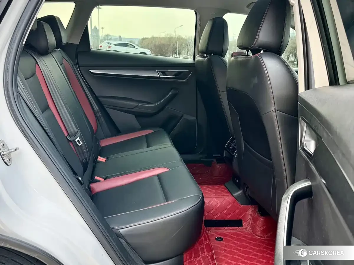 Skoda Karoq 2022 Белый из Китая, фото 6