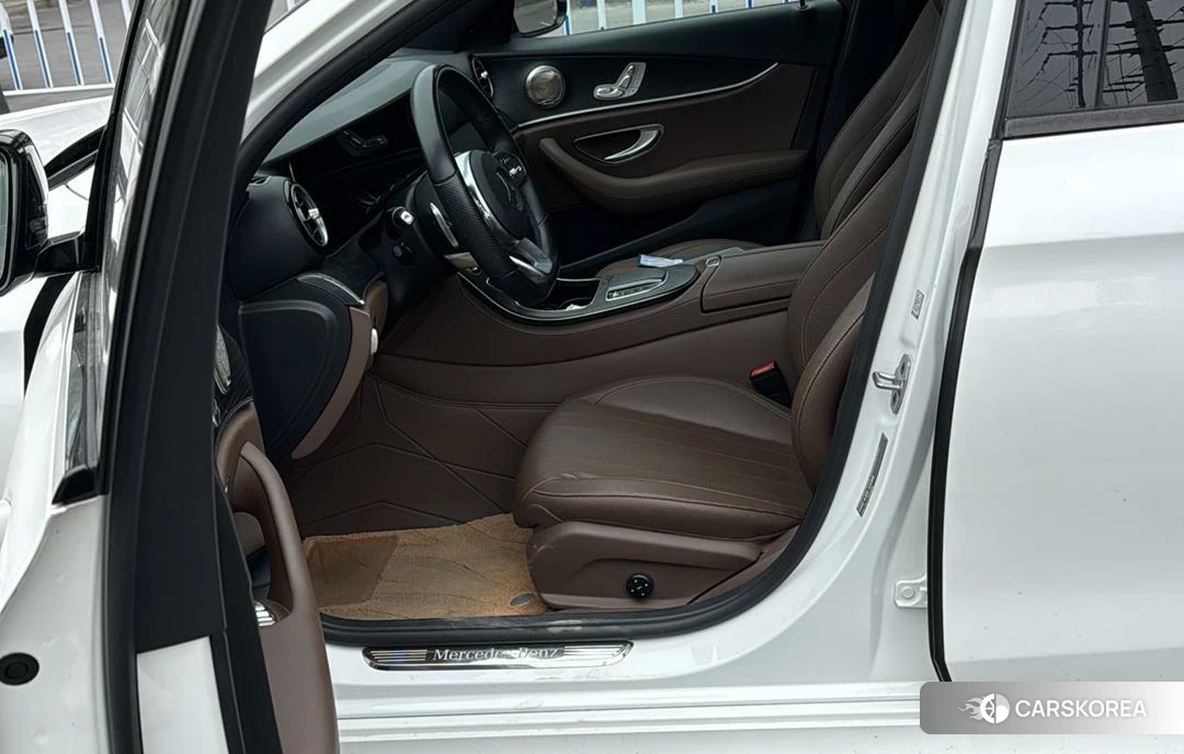 Mercedes-Benz E-Class 2019 Белый из Китая, фото 6