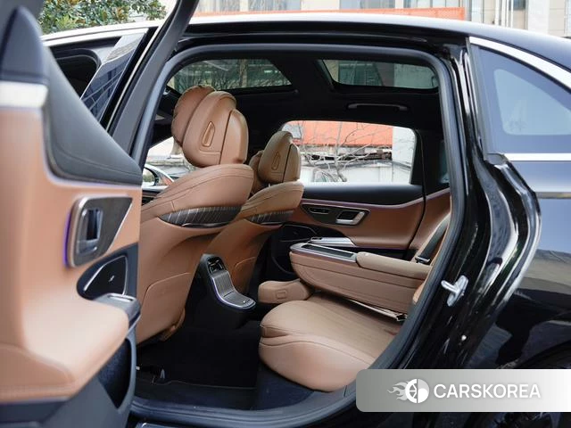 Mercedes-Benz E-Class 2024 Черный из Китая, фото 6