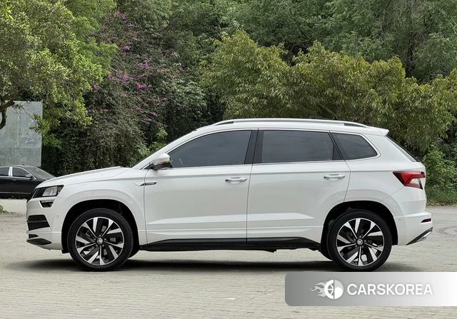 Skoda Karoq 2022 Белый из Китая, фото 6